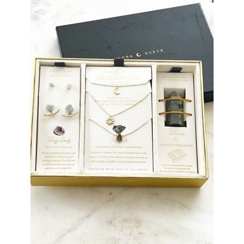 LUNA NORTE NWT Earring, Necklace and Crystal SET In Storage Box